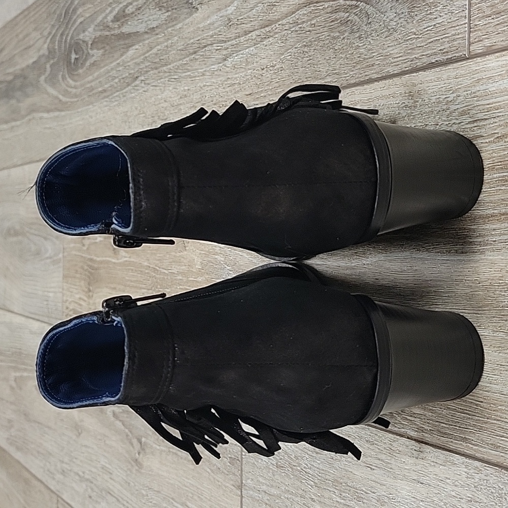 Valentina Rangoni Size 6 1/2 Black Suede Fringe Bootie - Picture 8 of 11